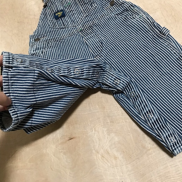OshKosh B’gosh Vestbak Overall Denim Stripe Size 12 Months Baby - Picture 5 of 10